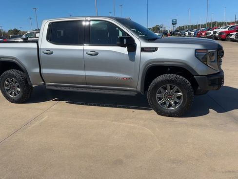 Used 2025 GMC Sierra 1500 AT4X image 9