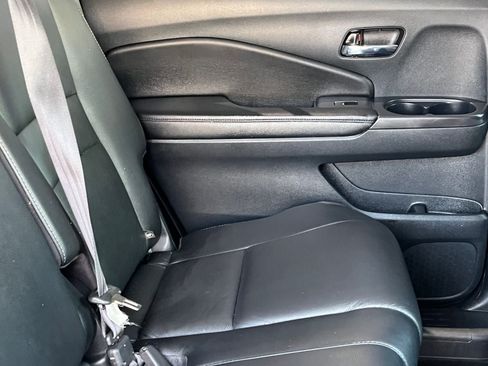 Used 2022 Honda Pilot EX-L image 11