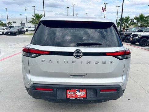Used 2022 Nissan Pathfinder S image 5
