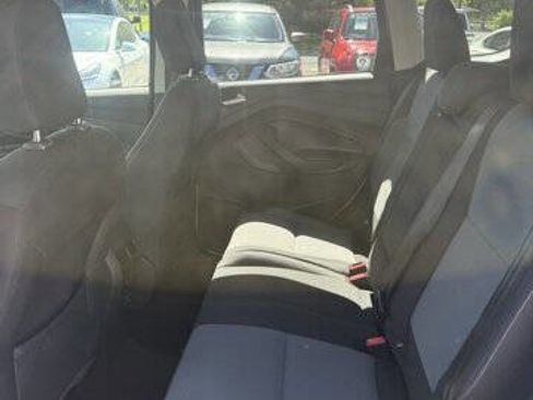 Used 2019 Ford Escape SE FWD image 10