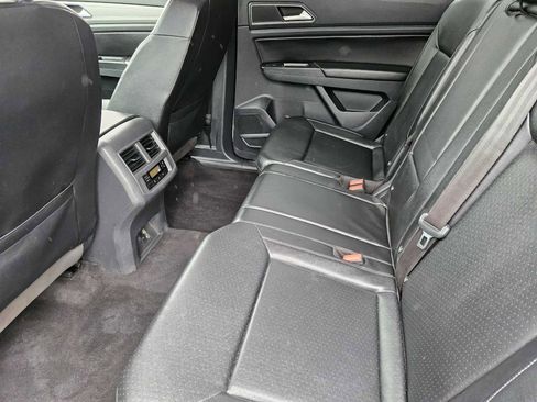 Used 2018 Volkswagen Atlas SE image 28