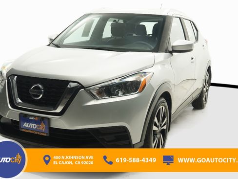 Used 2019 Nissan Kicks SV FWD image 1