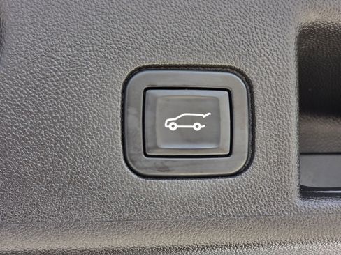 Used 2022 Chevrolet Equinox LT FWD image 19