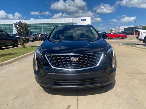 Used 2023 Cadillac XT4 Luxury w/ Cold Weather Package FWD image 8