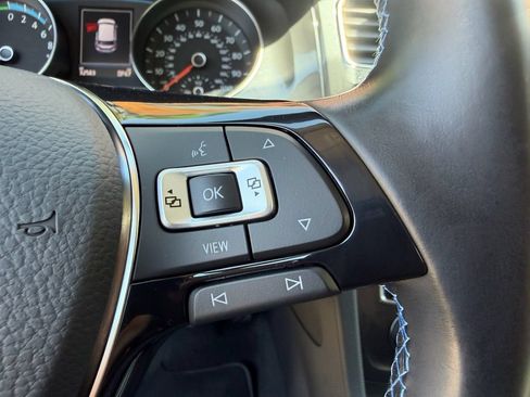 Used 2019 Volkswagen e-Golf SE w/ Driver Assistance Package FWD image 32