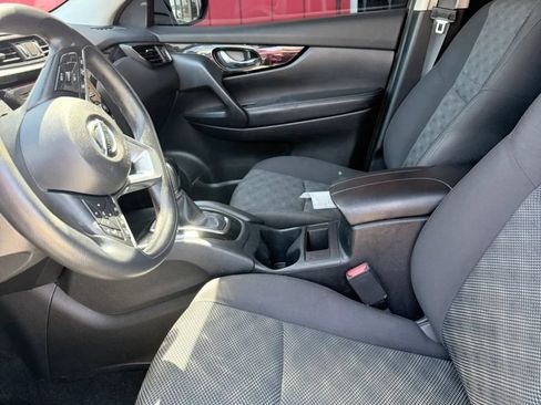 Used 2018 Nissan Rogue Sport SV FWD image 6