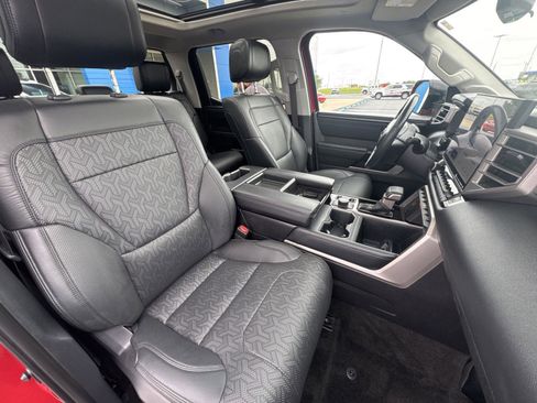 Used 2024 Toyota Tundra Limited AWD/4WD image 17