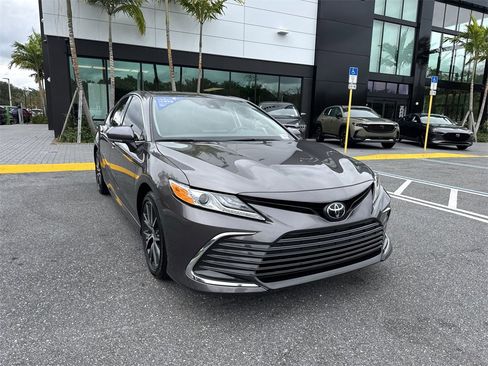Used 2023 Toyota Camry XLE image 8