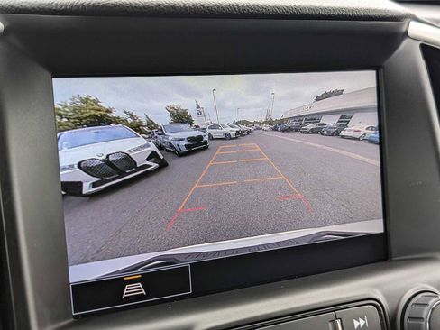 Used 2023 GMC Terrain SLT image 27