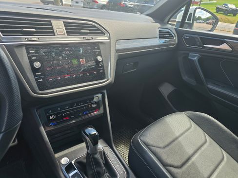 Used 2024 Volkswagen Tiguan SEL R-Line AWD/4WD image 17
