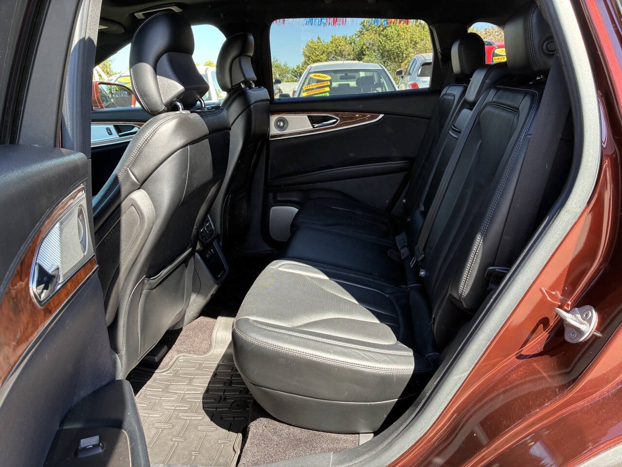 Used 2016 Lincoln MKX Reserve w/ Luxury Package AWD/4WD image 4