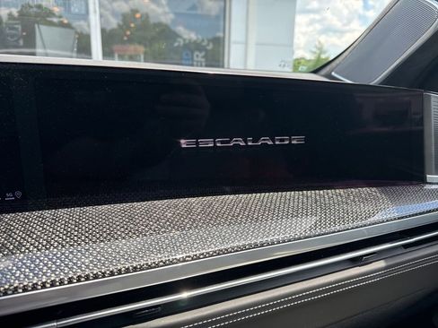 Used 2025 Cadillac Escalade V AWD/4WD image 15
