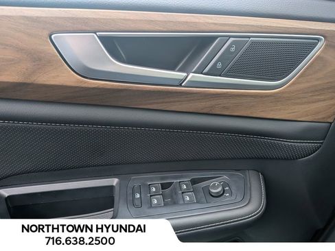 Used 2025 Volkswagen Atlas SE image 27