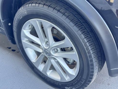 Used 2017 Nissan Juke S FWD image 19