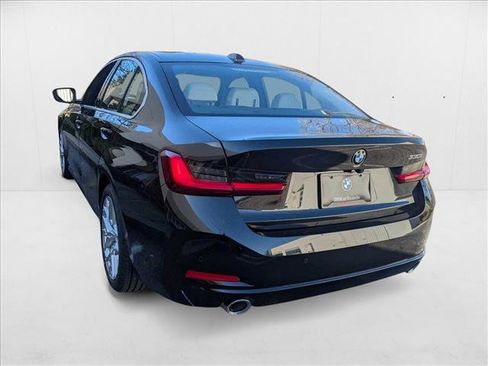 Used 2025 BMW 330i Sedan w/ Premium Package image 9