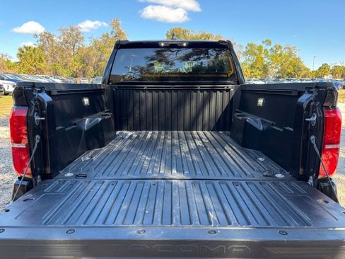 Used 2025 Toyota Tacoma TRD Off-Road image 32