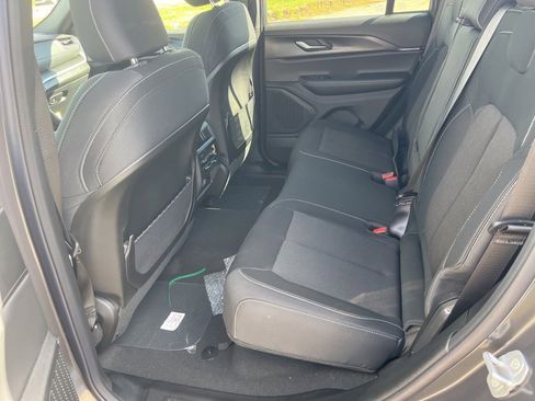 New 2025 Jeep Grand Cherokee Laredo X image 16