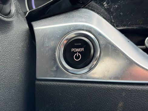 Used 2022 Kia Niro EX w/ Cold Weather Package image 6