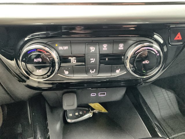 Certified 2024 Chevrolet Trax LT w/ Driver Confidence Package FWD image 17
