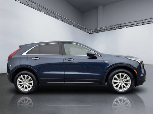 Used 2019 Cadillac XT4 Luxury w/ Cold Weather Package image 3