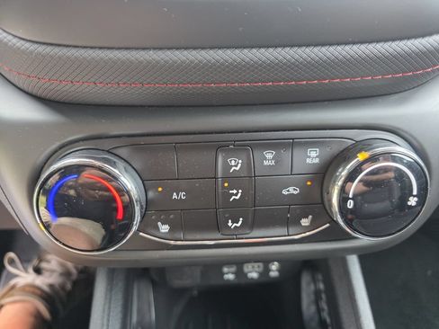 Used 2022 Chevrolet TrailBlazer RS FWD image 26