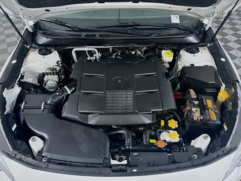 Used 2018 Subaru Outback 3.6R Limited AWD/4WD image 35