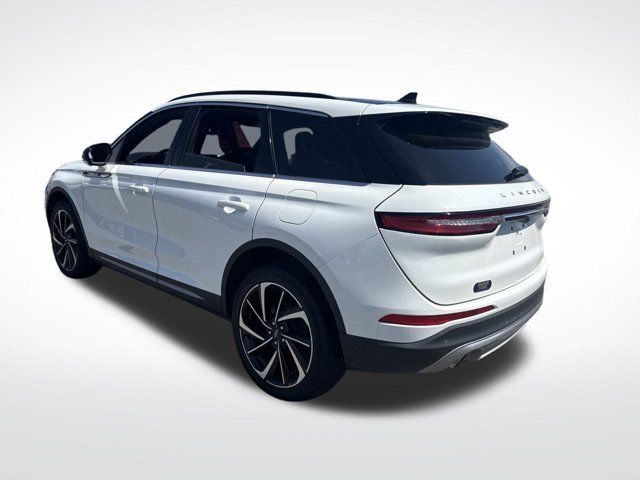 Used 2025 Lincoln Corsair Reserve w/ Equipment Group 202A AWD/4WD image 3