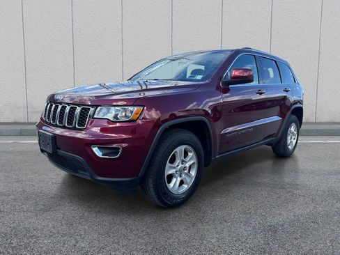 Used 2017 Jeep Grand Cherokee Laredo w/ Quick Order Package 23E AWD/4WD image 3