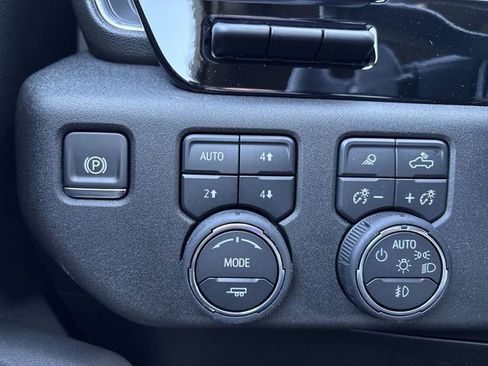 New 2026 Chevrolet Silverado 1500 High Country w/ Technology Package AWD/4WD image 18