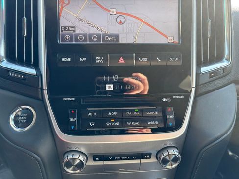 Certified 2016 Toyota Land Cruiser image 29