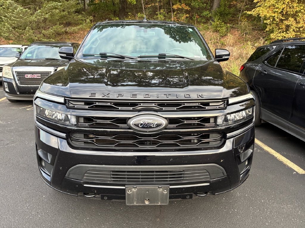 Used 2022 Ford Expedition Max Limited AWD/4WD image 2