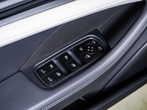 Certified 2025 Porsche Panamera 4 image 26