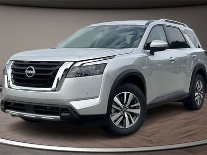 New 2025 Nissan Pathfinder SL w/ Cargo Package
