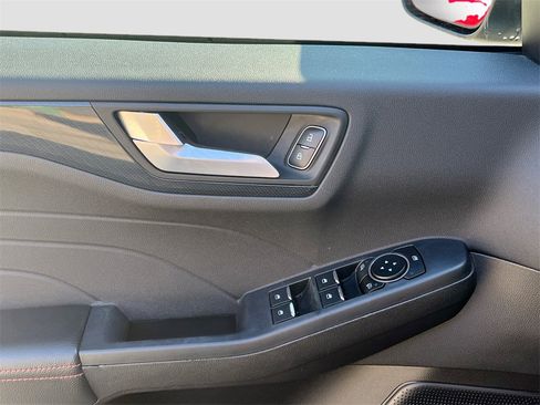 Used 2023 Ford Escape ST-Line image 18