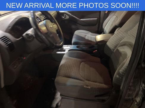 Used 2007 Nissan Frontier SE w/ SE Value Truck Pkg image 12