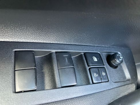 Used 2025 Toyota Corolla LE FWD image 12