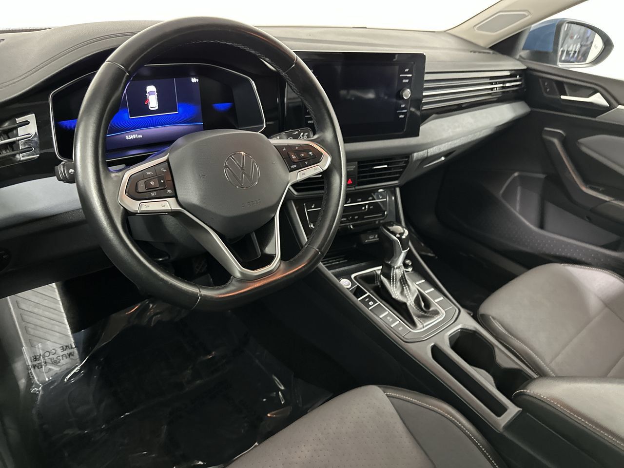 Used 2025 Volkswagen Jetta SE FWD image 16