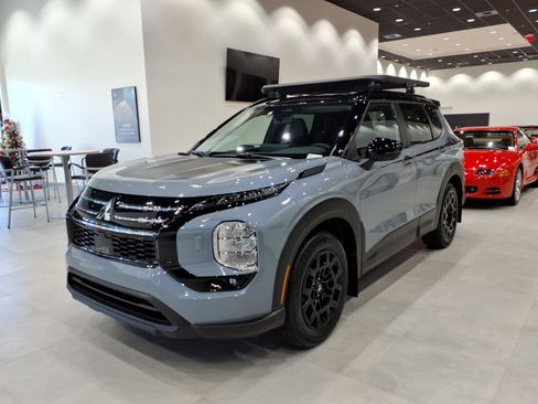 New 2026 Mitsubishi Outlander Trail Edition image 1