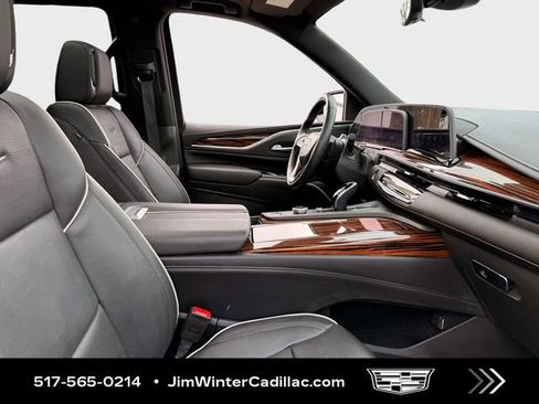 Certified 2024 Cadillac Escalade Premium Luxury image 13