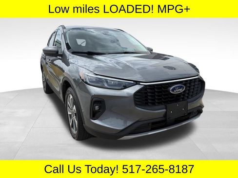Used 2025 Ford Escape Platinum AWD/4WD image 1