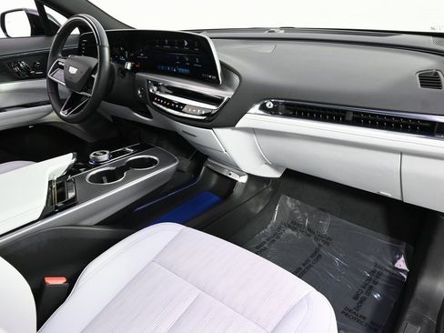 Certified 2024 Cadillac Lyriq Sport image 15