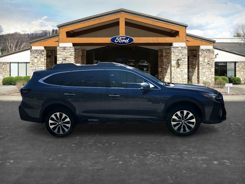 Used 2025 Subaru Outback Touring XT AWD/4WD image 4