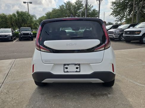 Used 2024 Kia Soul LX w/ Option Group 015 FWD image 7