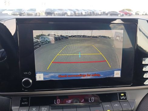 Used 2025 Toyota Camry SE FWD image 21