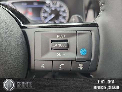 New 2025 Nissan Pathfinder SL AWD/4WD image 32