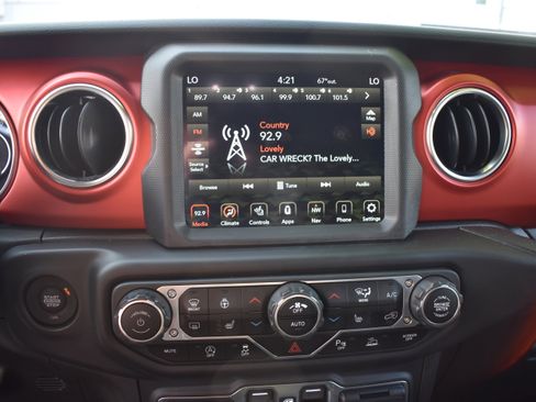 Used 2022 Jeep Wrangler Unlimited Rubicon w/ LED Lighting Group image 20