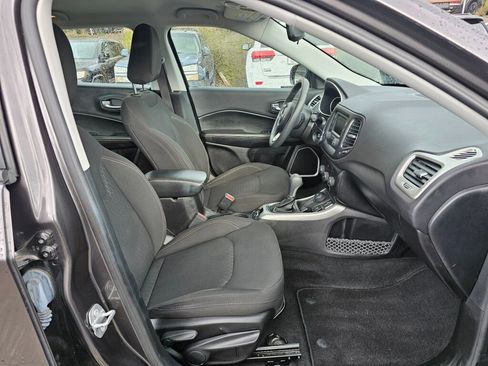 Used 2018 Jeep Compass Sport image 12