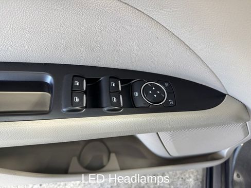 Used 2017 Ford Fusion SE AWD/4WD image 10