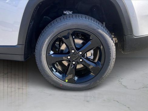 New 2025 Jeep Grand Cherokee Limited w/ Luxury Tech Group II image 35