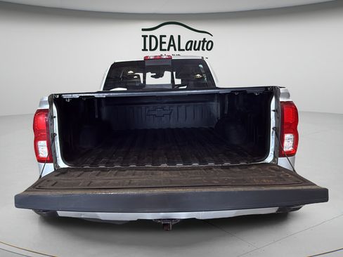 Used 2018 Chevrolet Silverado 1500 LTZ Z71 w/ LTZ Plus Package AWD/4WD image 20